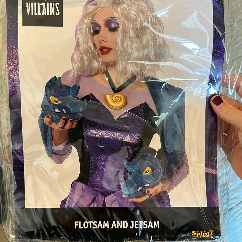 Ursula accessory